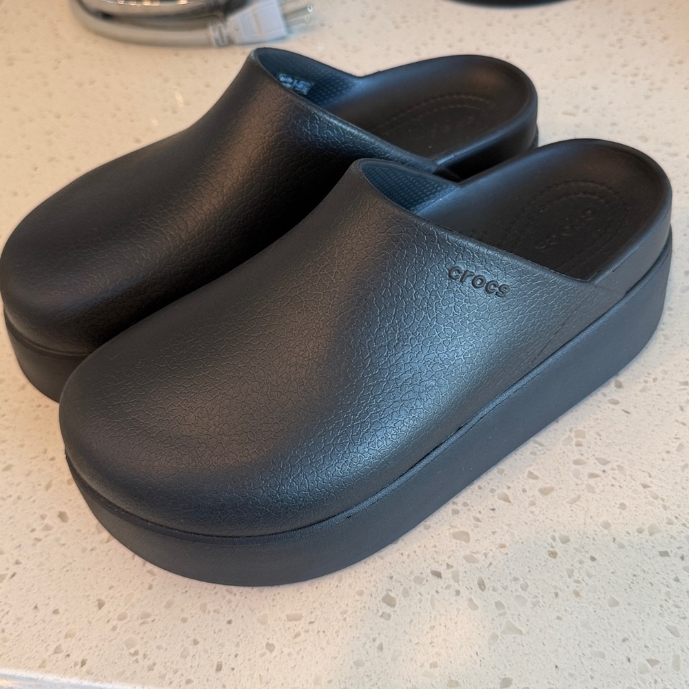CROCS Black Platform Slip-On